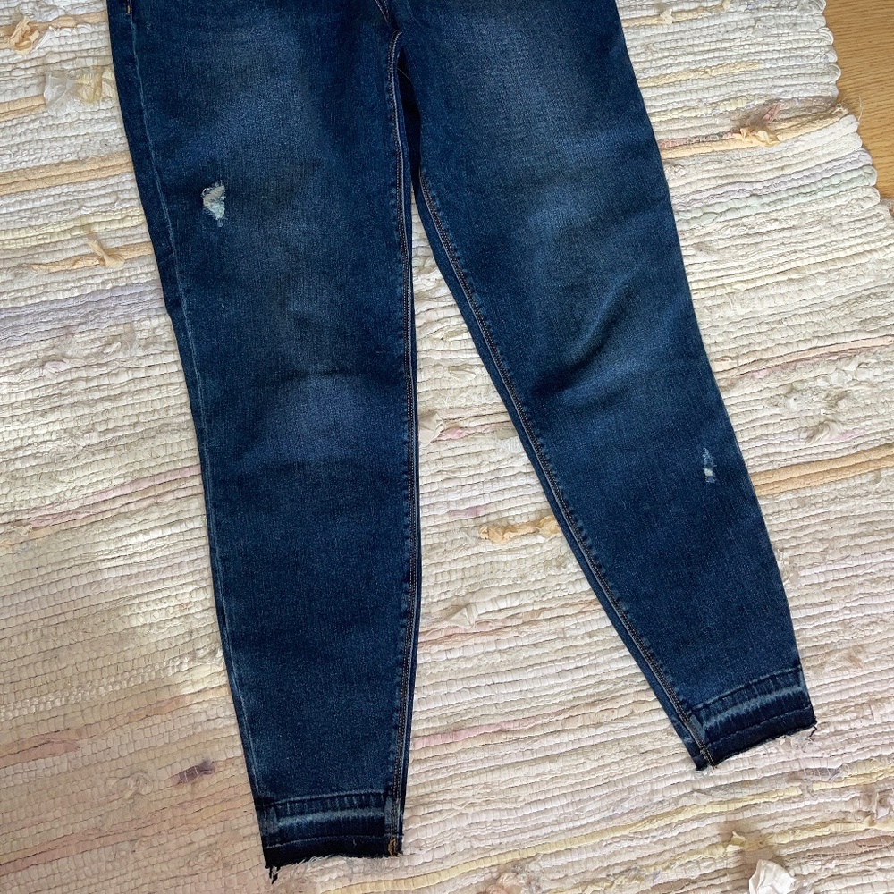 SPANX Distressed Pull On Skinny Medium Washed Ankle Jeans Size XL - Picture 4 of 8
